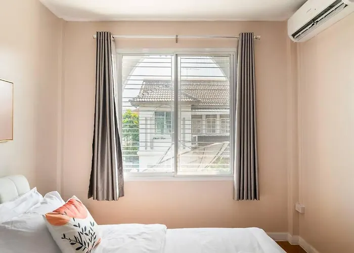 Miq 142 Huai Khwang_new4br/jodd Fair Villa *